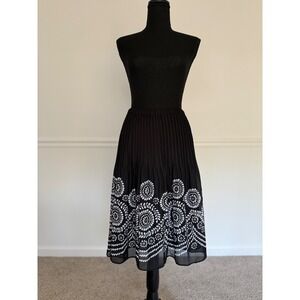 Sunny Leigh Pleated boho chic‎ Skirt Black White Print Elastic Waist size M